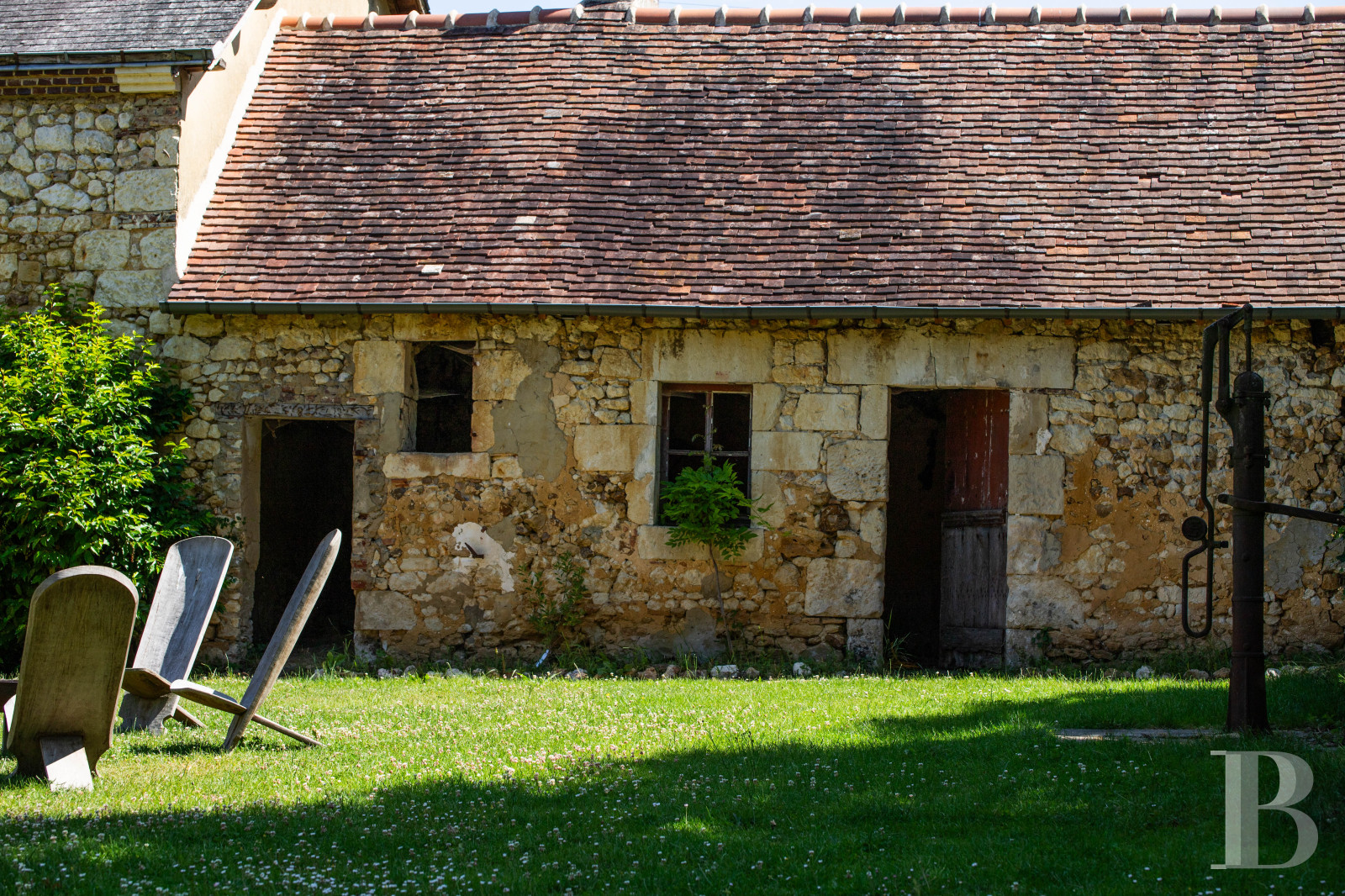 An 18th-century Perche farmhouse converted into a family home in the Orne department, on the border with the Sarthe department - photo  n°3